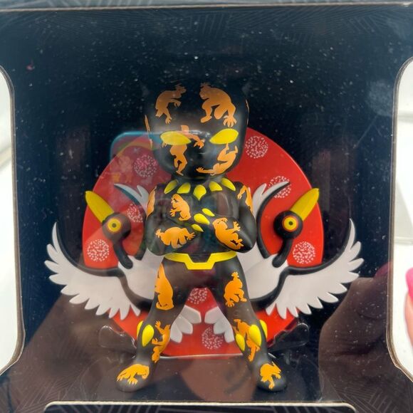 Disney Parks Marvel World of Wakanda Artist Series Collector Figure SOLD OUT - Picture 7 of 7